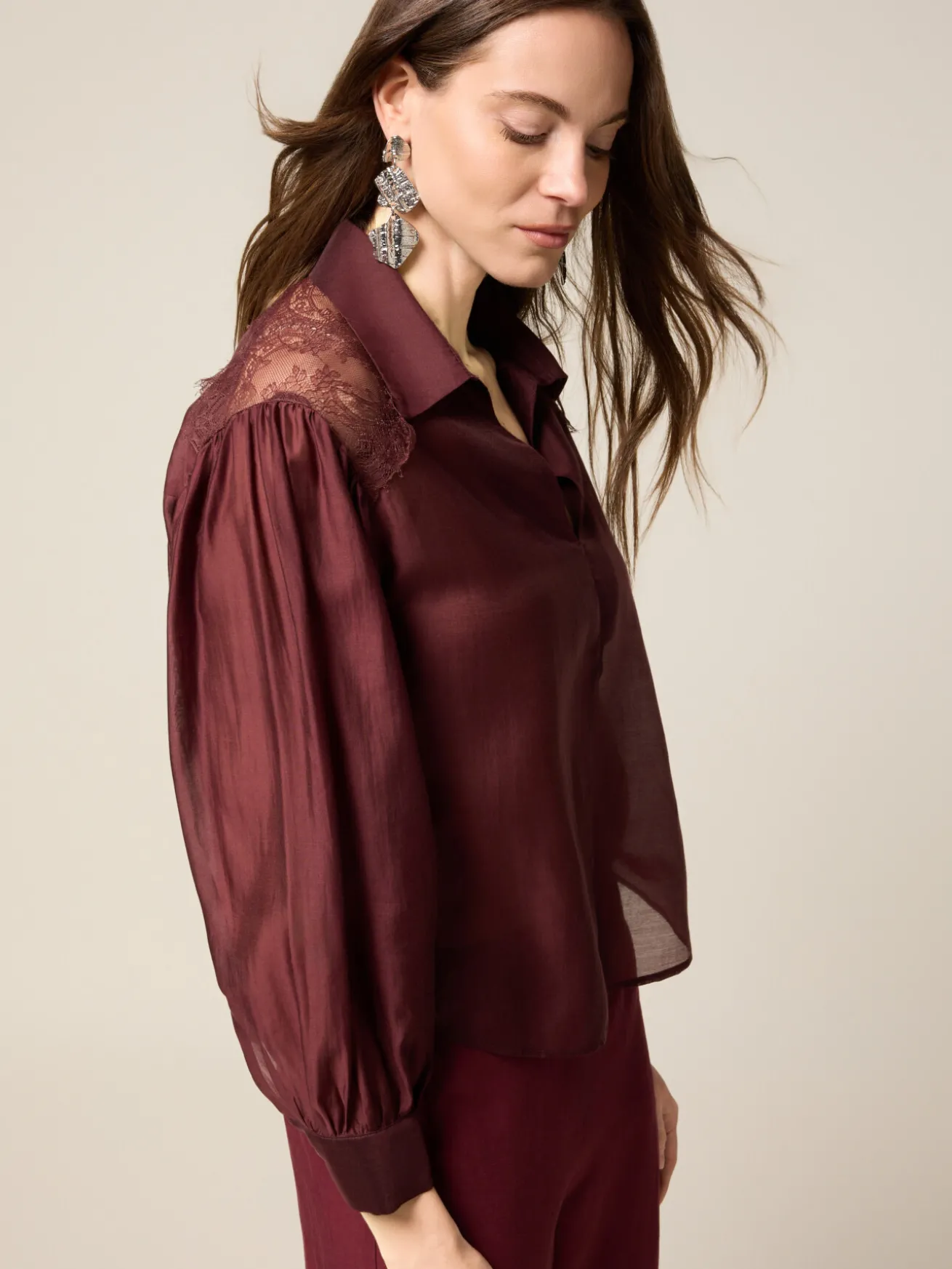 Blusa con inserti in pizzo