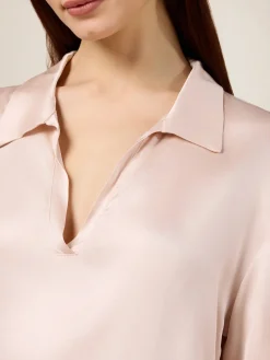 Blusa in raso con scollatura a V