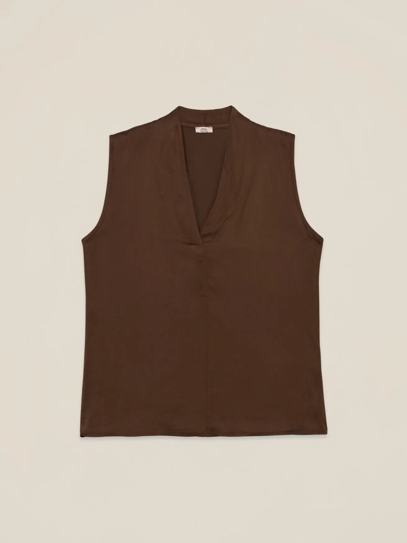 Blusa in raso con scollo a V