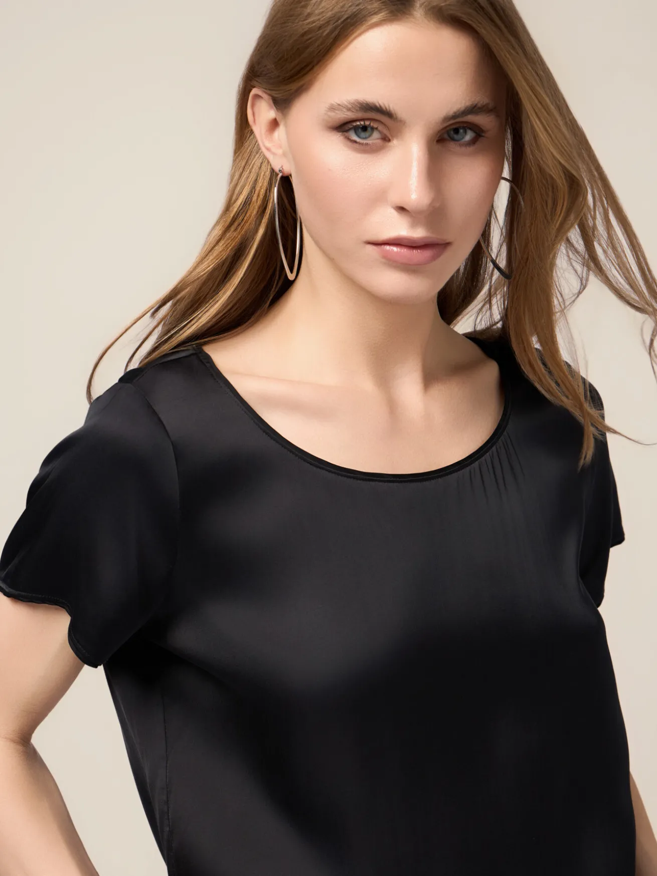 Blusa in raso misto viscosa
