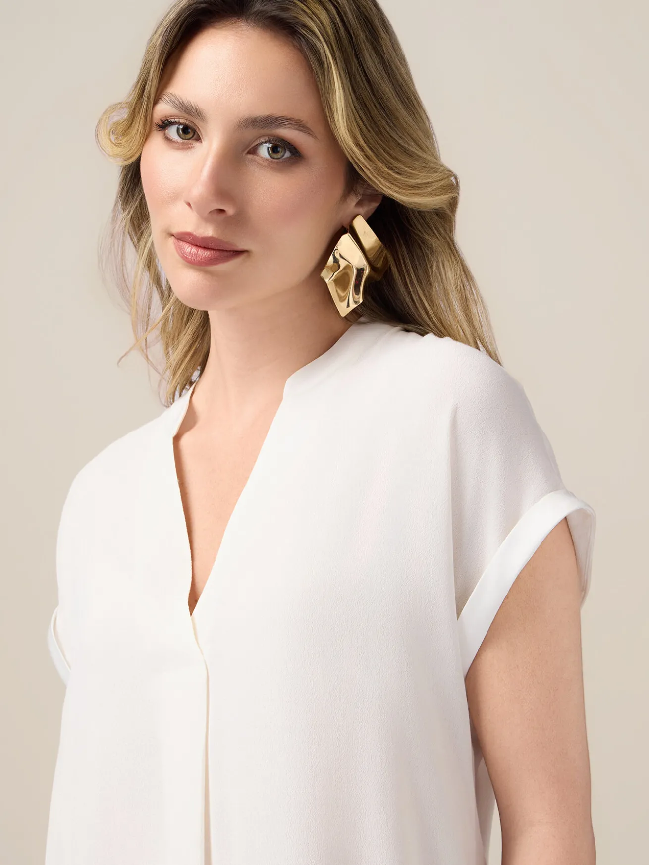 Blusa in viscosa con profili in raso