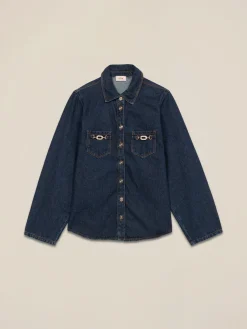 Camicia in denim con fibbie metalliche