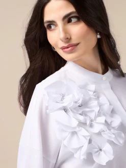 Camicia in popeline con applicazione floreale