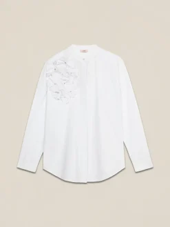 Camicia in popeline con applicazione floreale