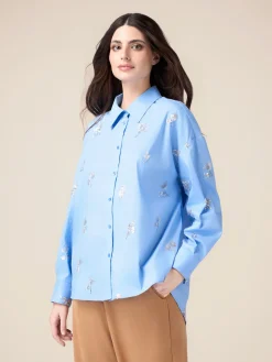 Camicia in popeline con ricami floreali