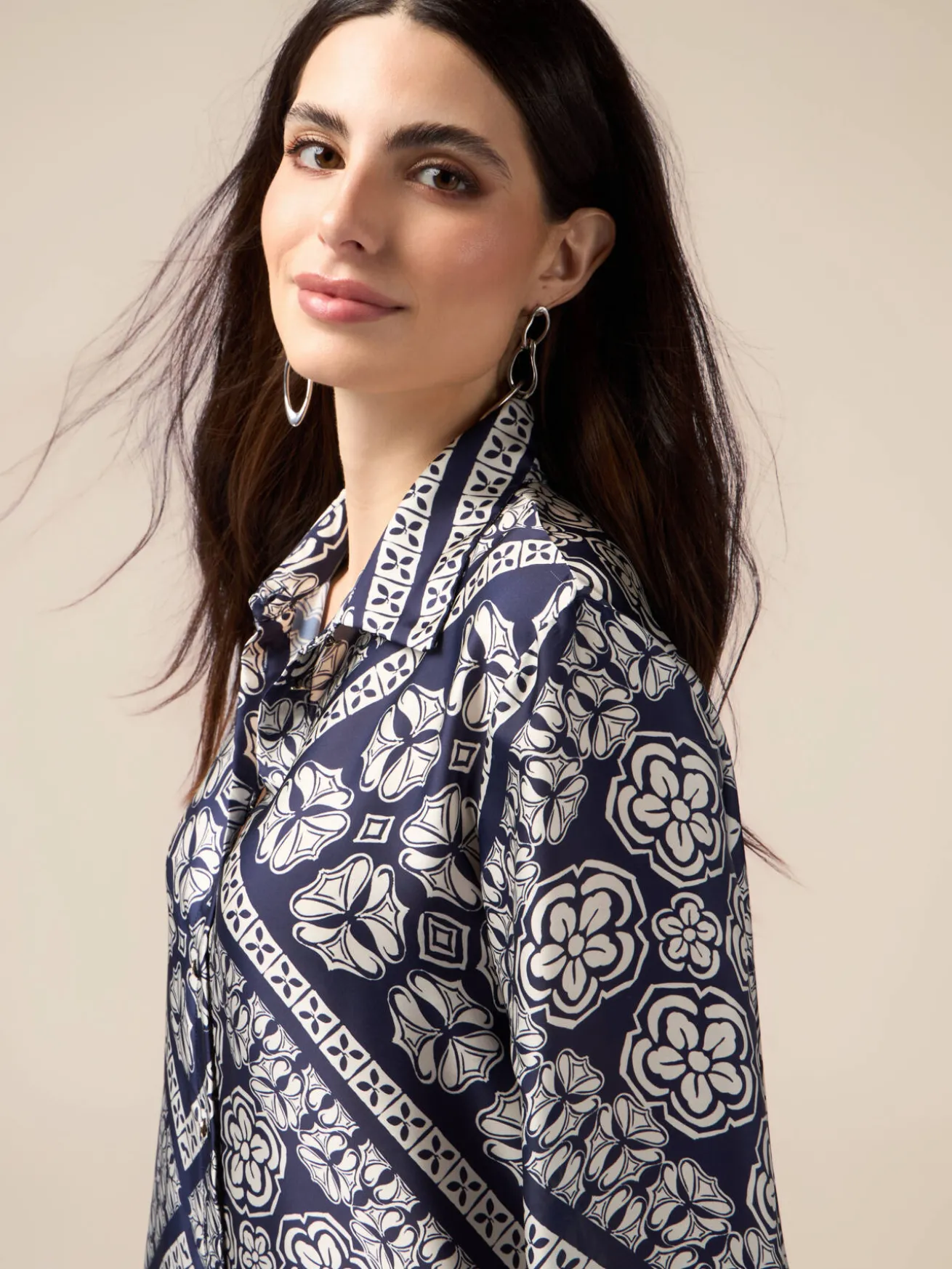 Camicia in raso fantasia
