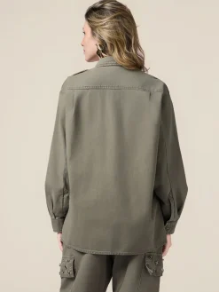 Camicia oversize con applicazioni