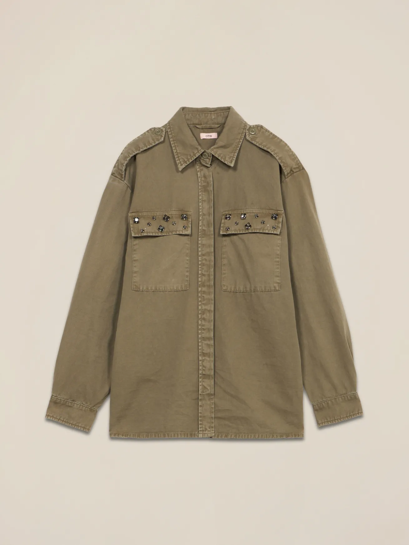Camicia oversize con applicazioni