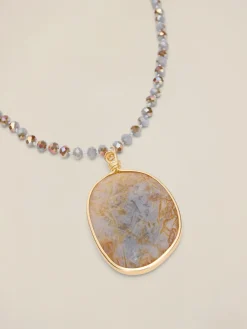 Collana lunga con ciondolo