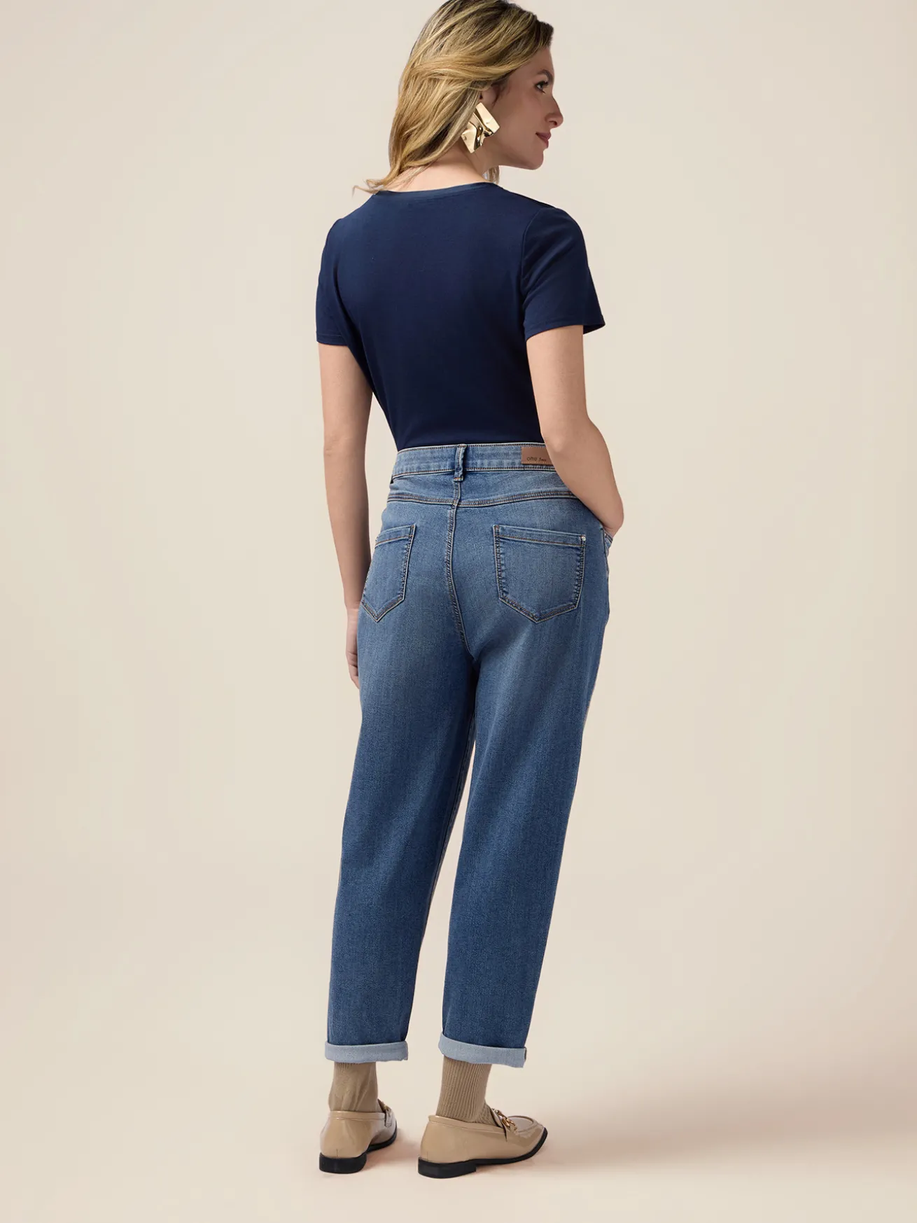 Jeans boyslim con bottone gioiello