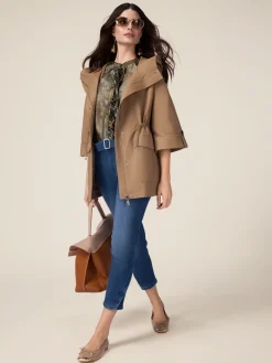 Jeans con cintura e fibbia gioiello
