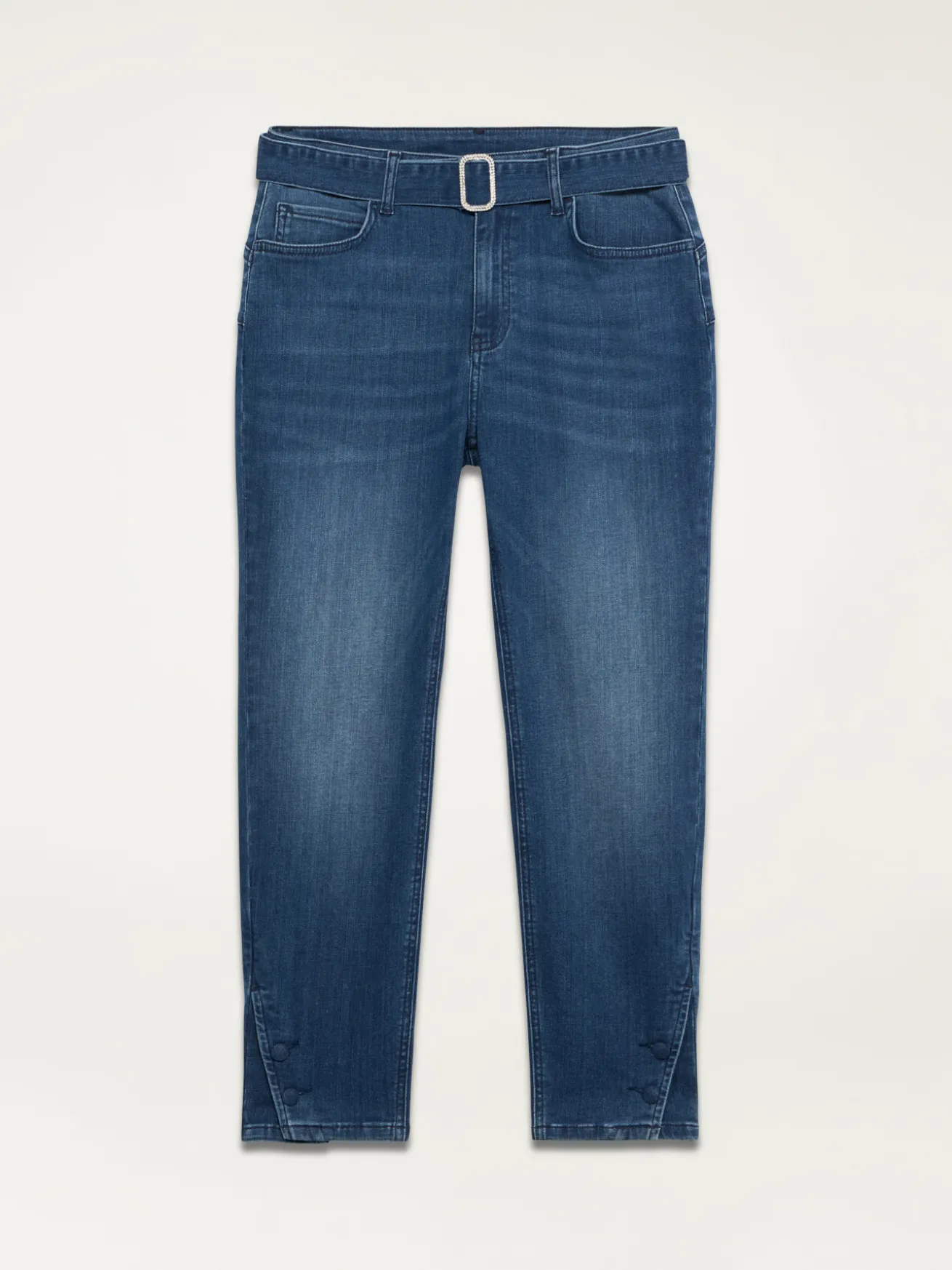 Jeans con cintura e fibbia gioiello