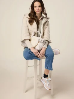 Jeans little flare con bottone gioiello