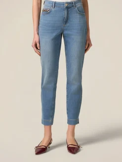 Jeans skinny push up con dettaglio catena