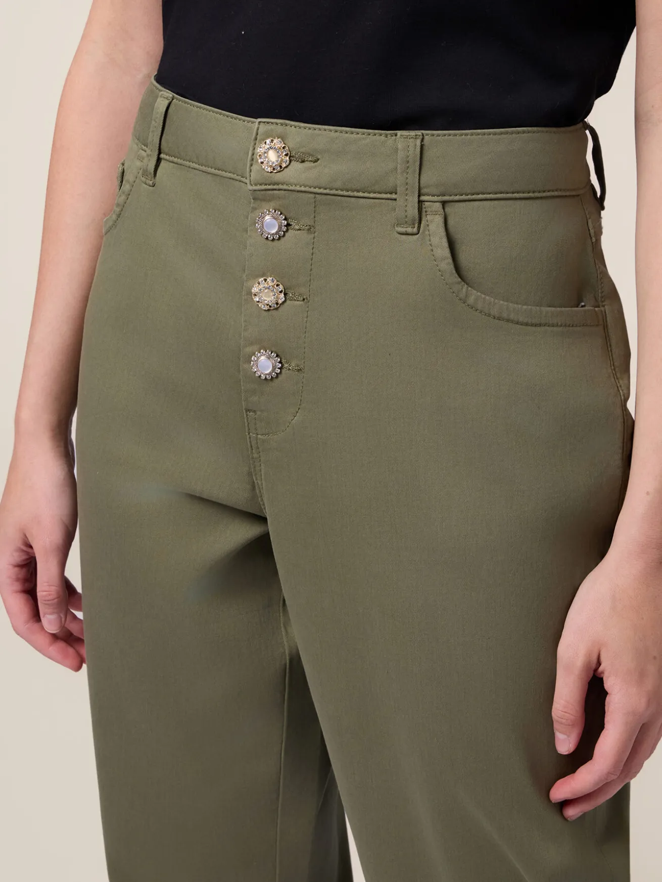 Pantaloni boyslim in cotone/lyocell