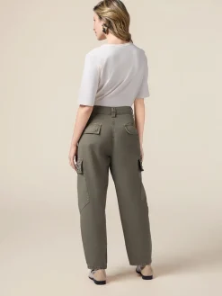 Pantaloni cargo con applicazioni
