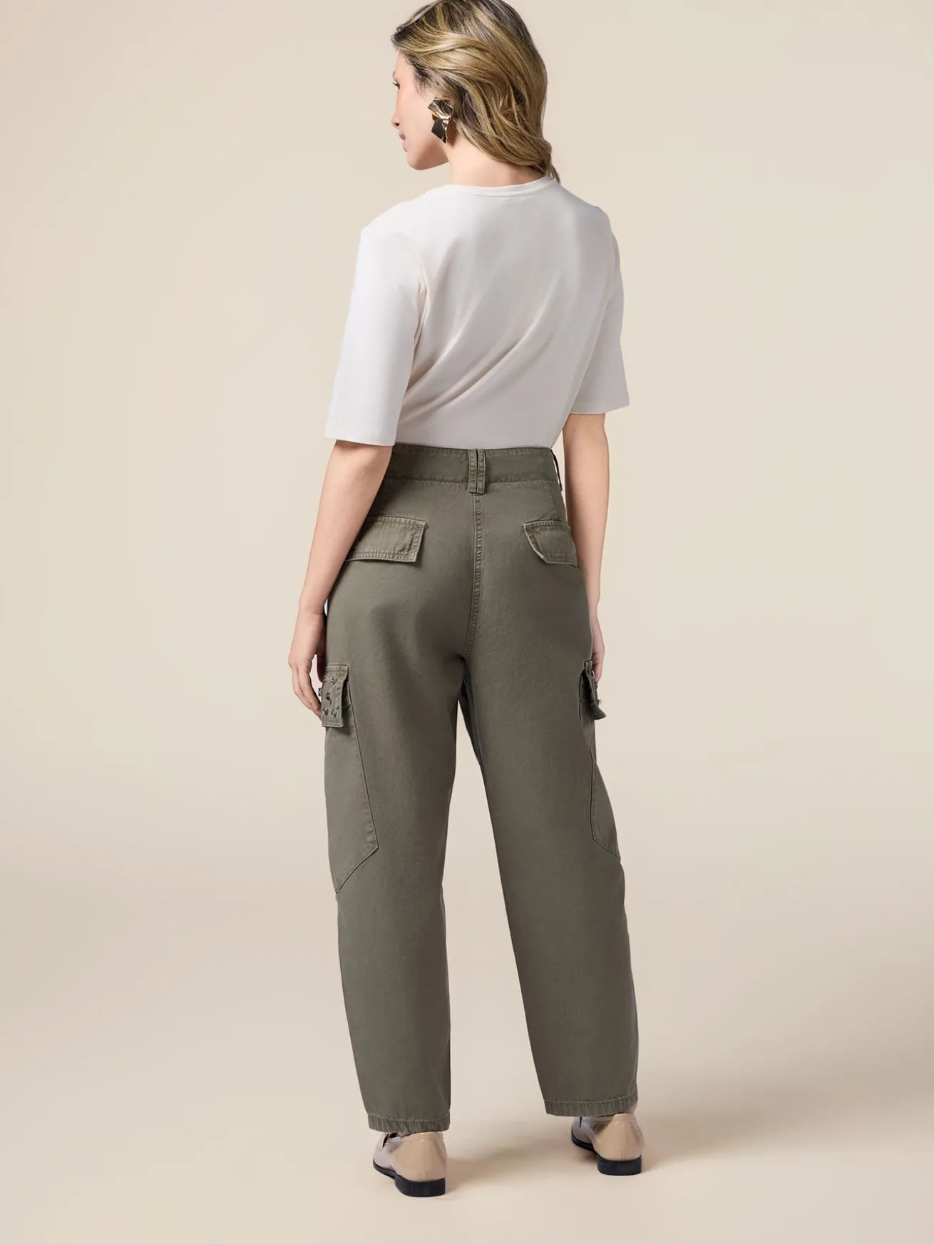 Pantaloni cargo con applicazioni