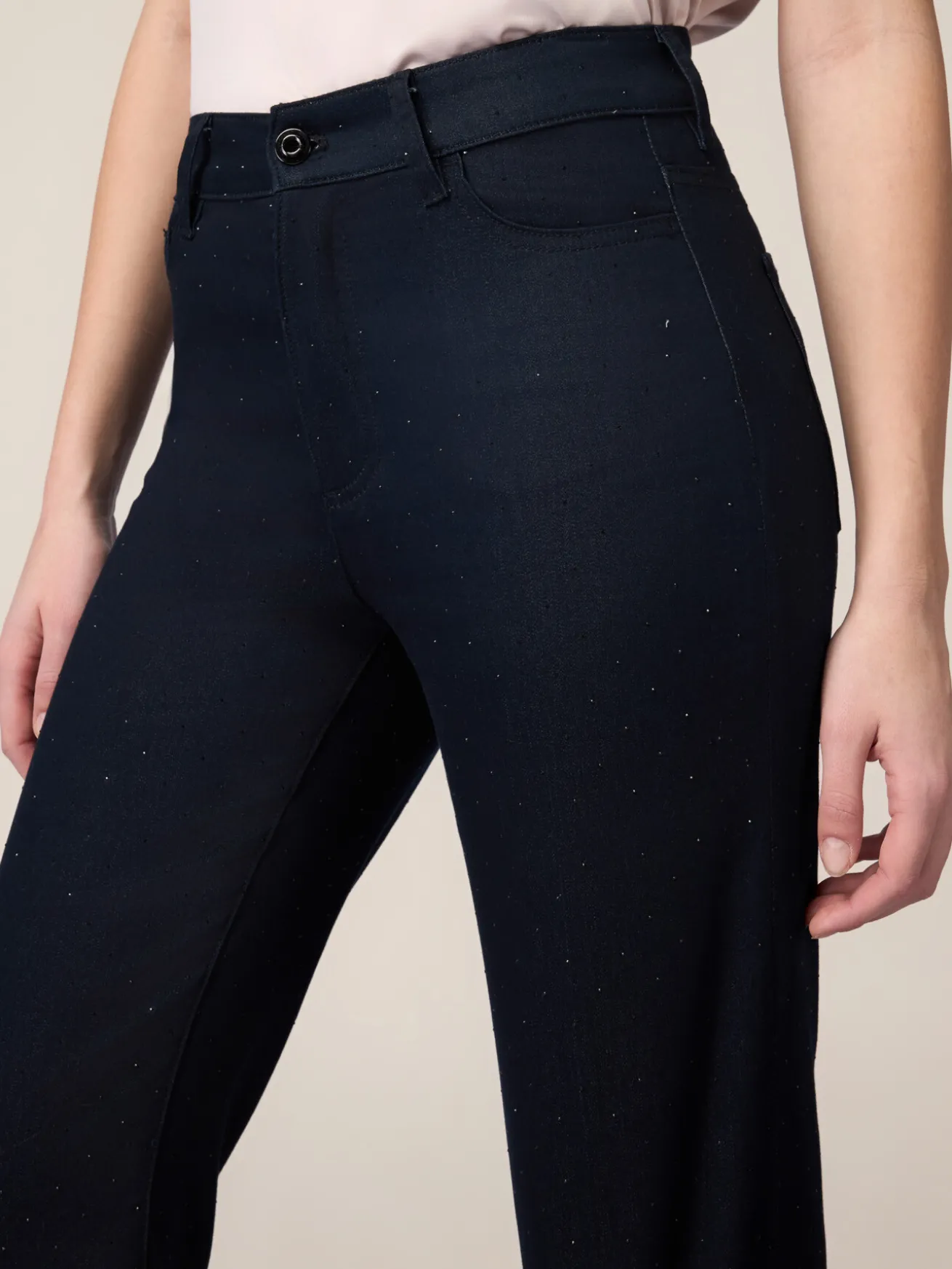 Pantaloni regular in denim con micro cristalli