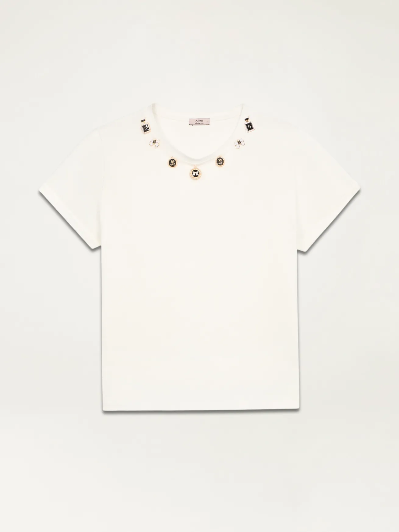 T-shirt con charms