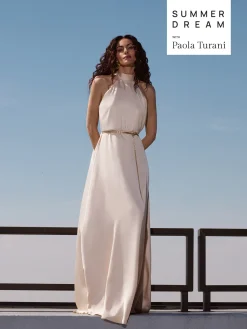 Vestito lungo in raso con spilla a fiore